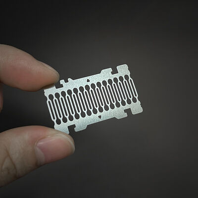 Ein guter Preis. Spezielle chemische Metallritzung Ultrafeine Edelstahl Elektrische Rasiererzubehör Online